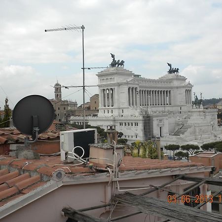 Bed and Breakfast Residenza Torre Colonna Rzym Zewnętrze zdjęcie