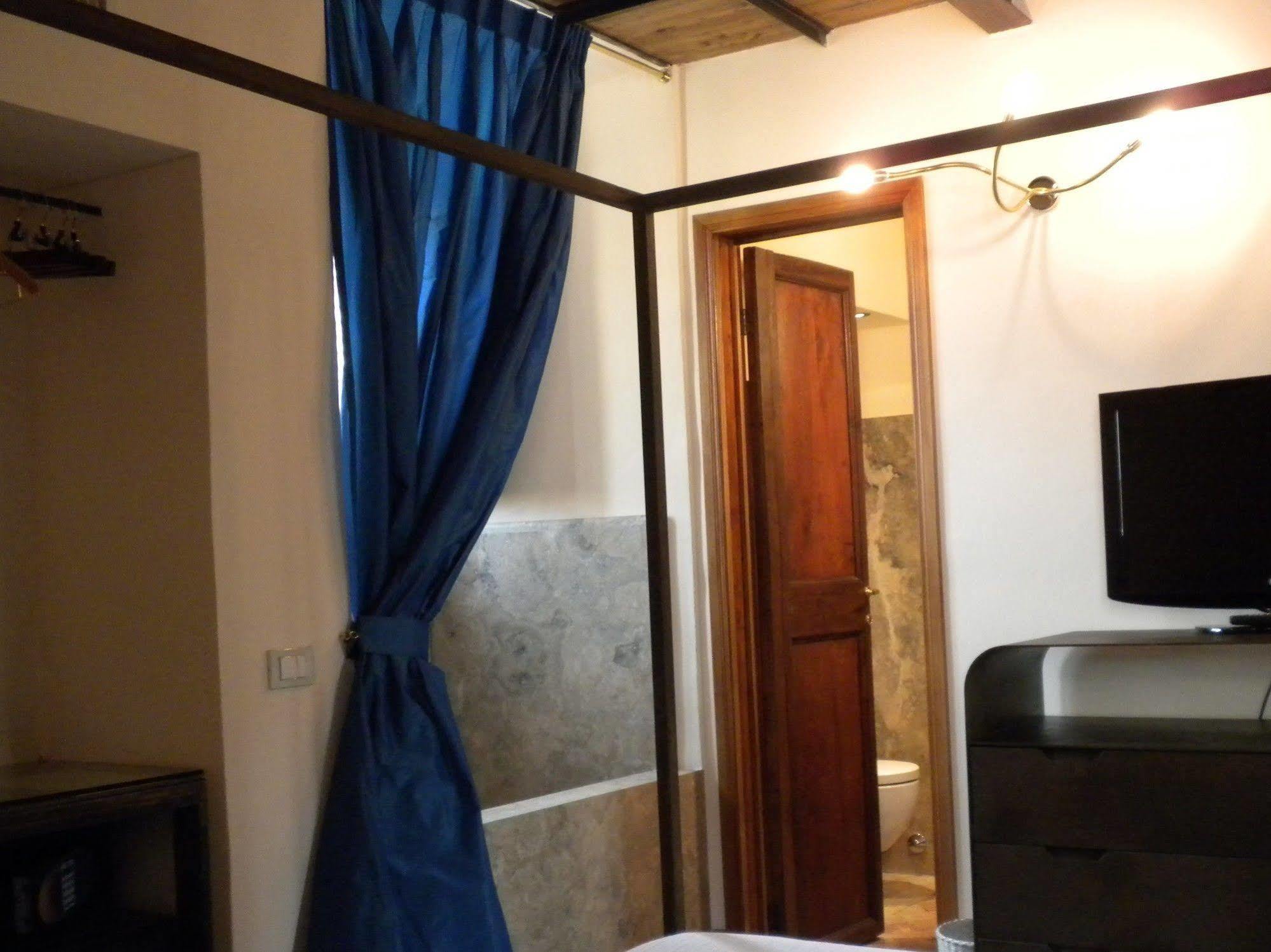 Bed and Breakfast Residenza Torre Colonna Rzym Zewnętrze zdjęcie